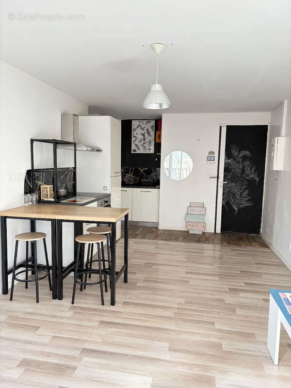 Appartement à MARSEILLE-5E