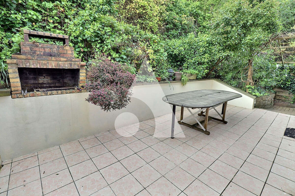 Maison à MERY-SUR-OISE