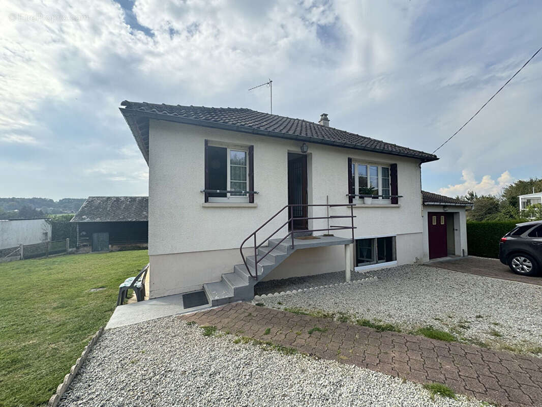 Maison à SAINTE-GAUBURGE-SAINTE-COLOMBE