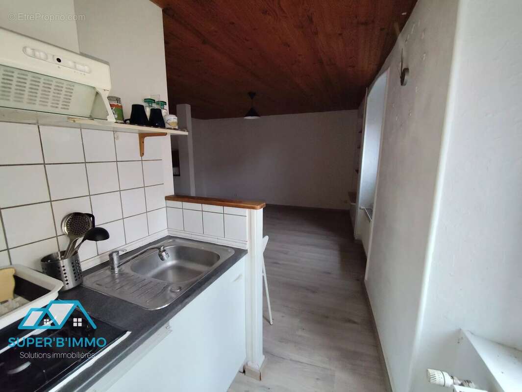 Appartement à SIAUGUES-SAINTE-MARIE