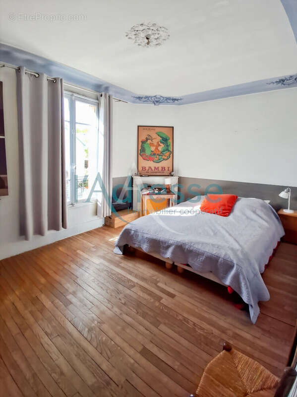 Maison à SURESNES