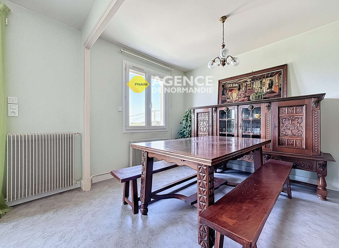 Maison à MONTREUIL-L'ARGILLE