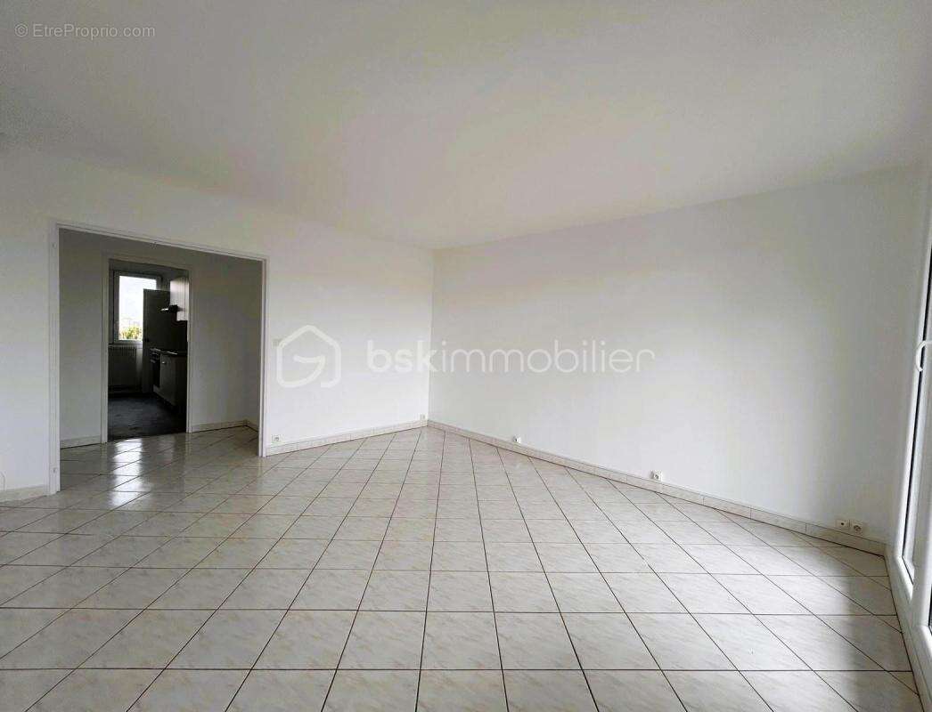 Appartement à CORBEIL-ESSONNES