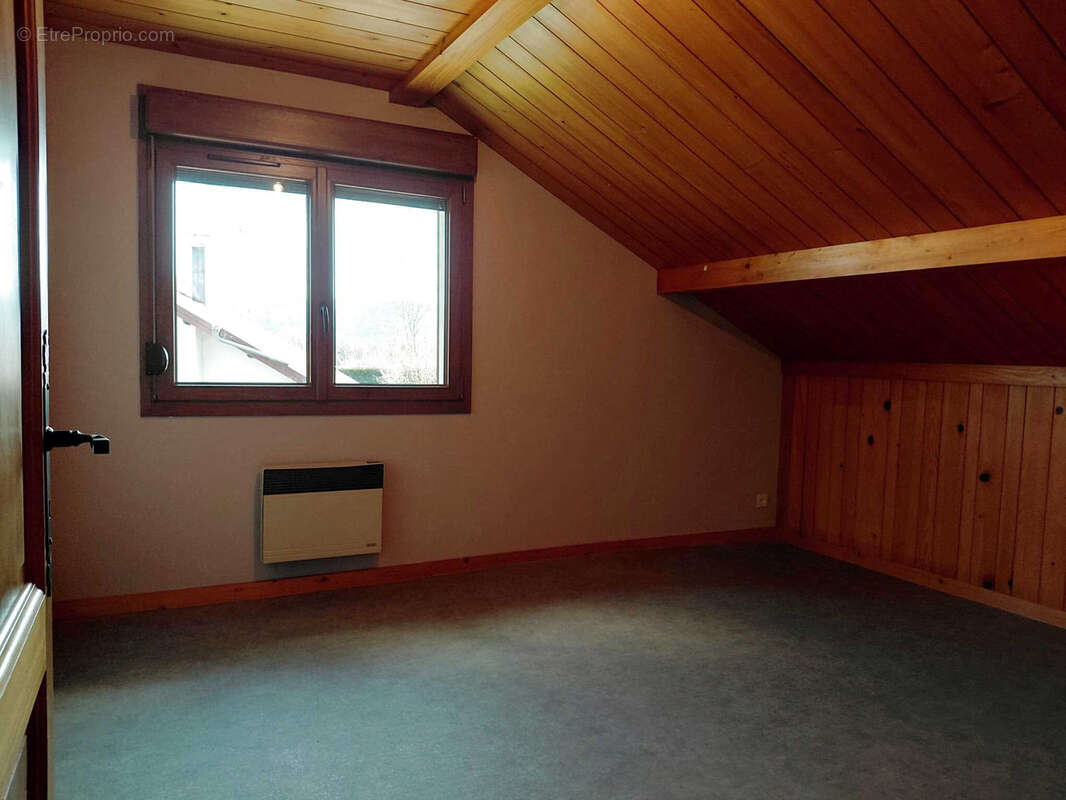 Maison familiale 5 chambres à Pierrefontaine-les-Varans sur une parcelle d'environ 10 ares - photo 10