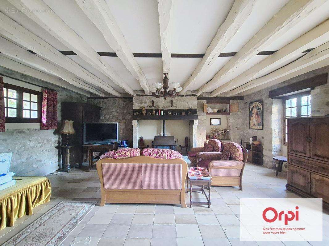 Maison à TERRASSON-LAVILLEDIEU