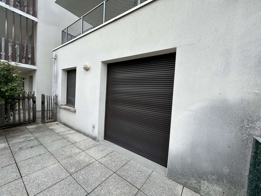 Appartement à BEAUZELLE