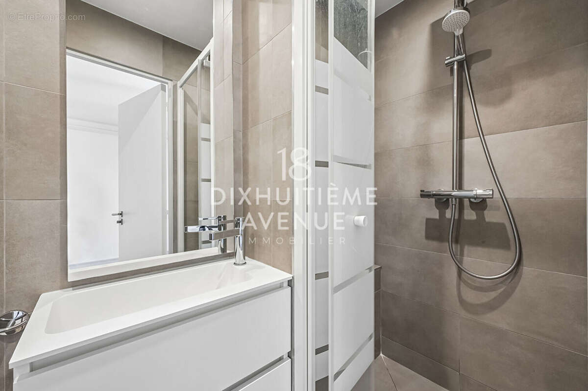 Appartement à PARIS-18E