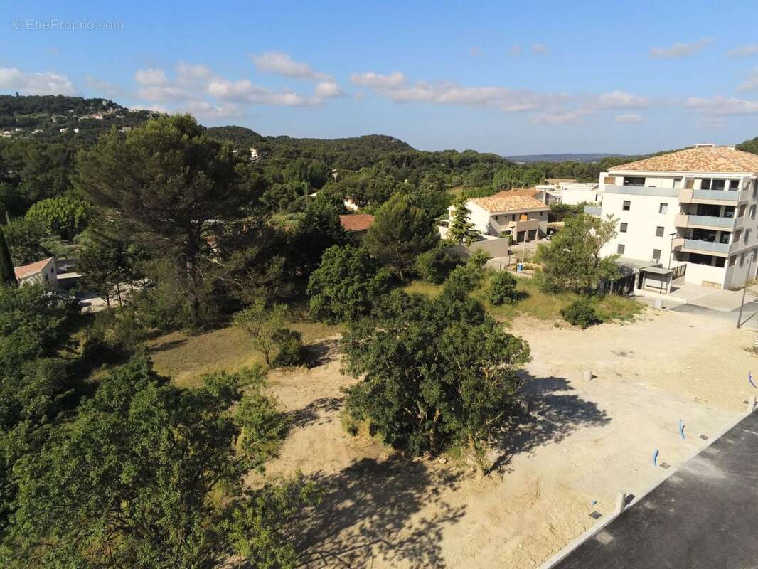 Terrain à VENTABREN