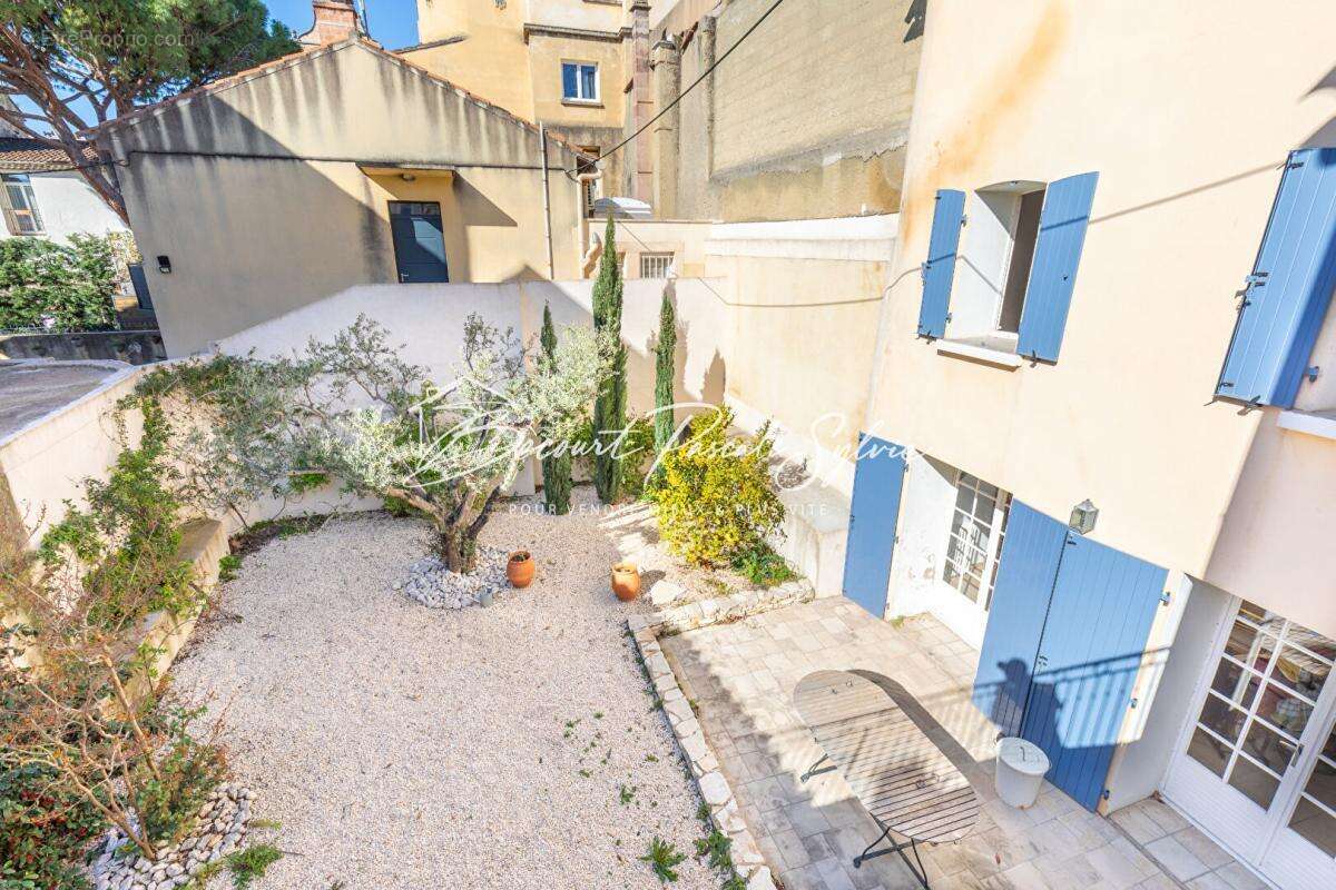 Rare - avec potentiel - maison de caractère avec cour intime, terrasses - photo 15