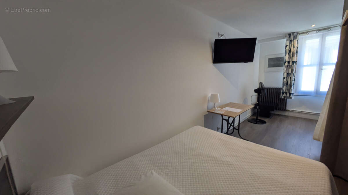 Boutique Hôtel Haussmannien a vendre + Brunch café concept  400 m2 vue sur les toits. - photo 13