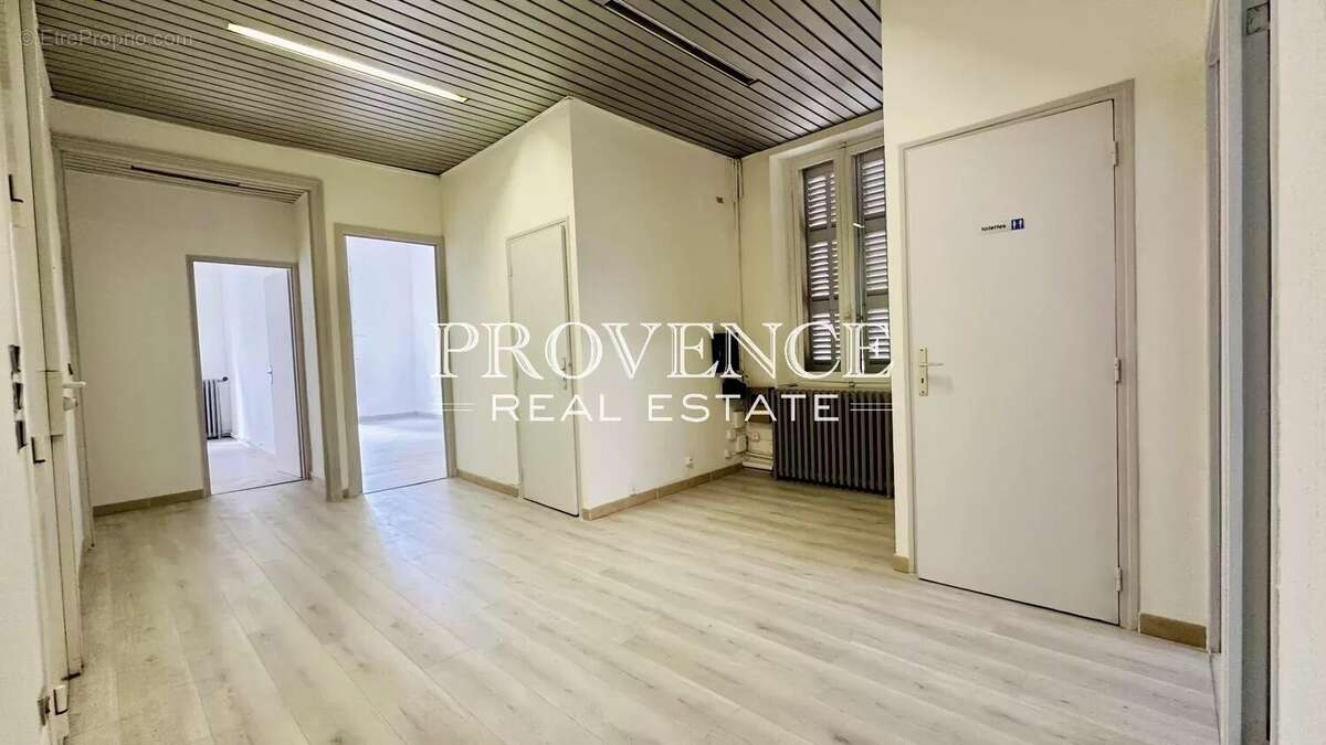 Commerce à MARSEILLE-6E