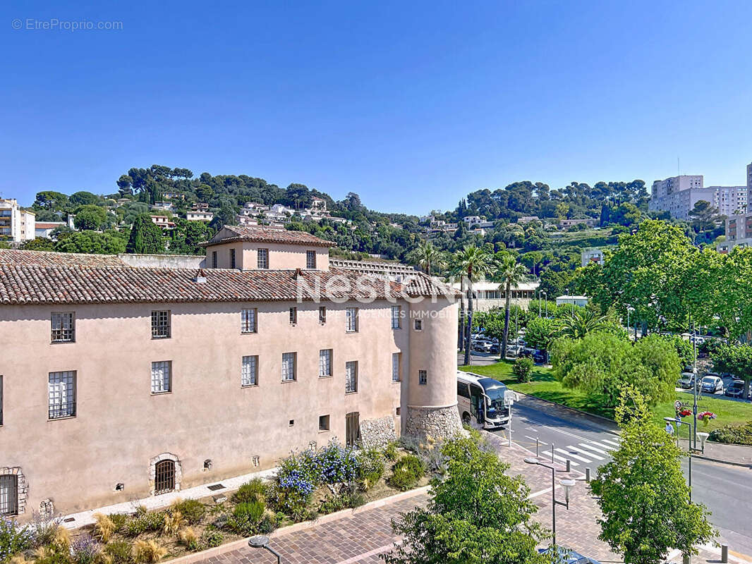 Appartement à VALLAURIS