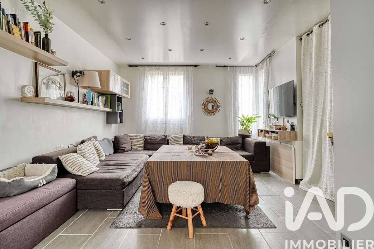 Photo 7 - Maison à VILLETANEUSE