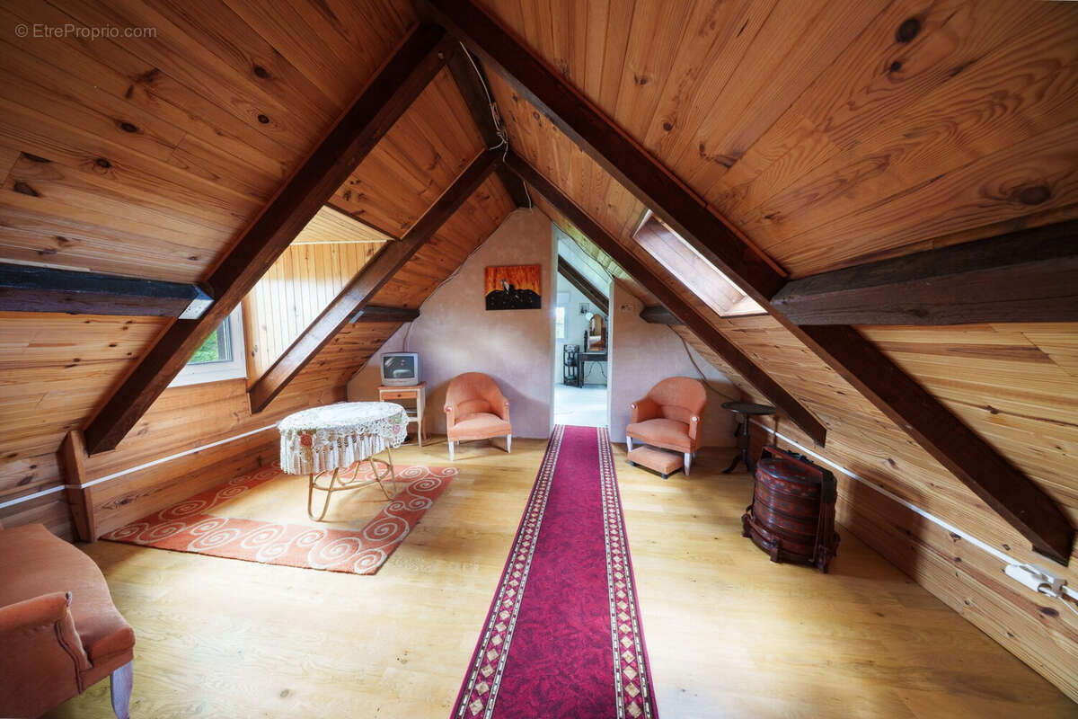 Maison 4 pièces 160 m² à vendre à Tronget (03240) - photo 8