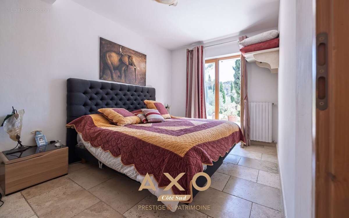 Saint marc jaumegarde - vue sainte victoire - ensemble immobilier - 2 maisons - 380 m2  - appartements - jacuzzi - spa - 2 pisci - photo 13