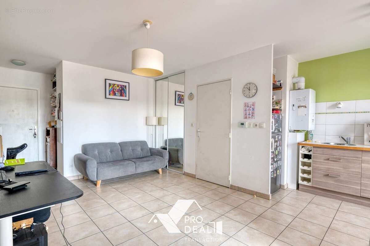 Appartement à DECINES-CHARPIEU