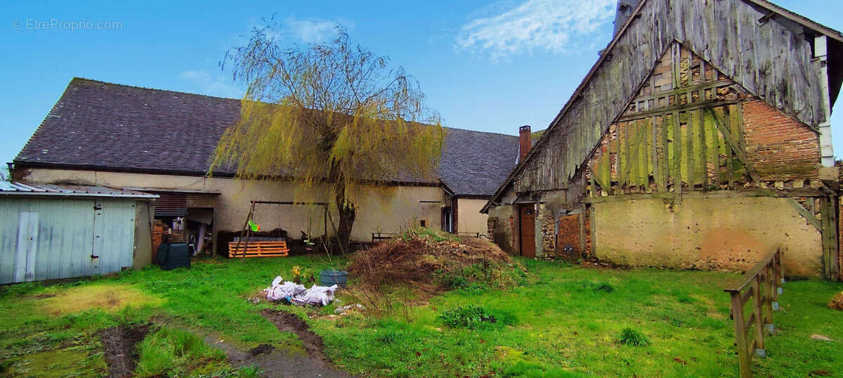 Maison à CHAMPROND-EN-GATINE