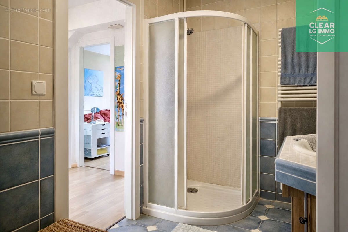 Superbe triplex avec jardin, piscine et jacuzzi à Évrange - photo 19