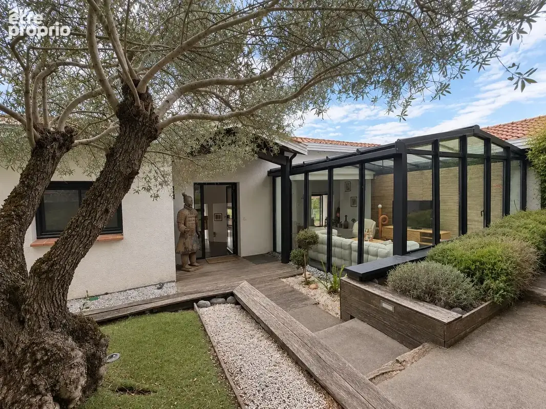 Aureville - Maison familiale de 241 m2 avec piscine et vue Pyrénées - photo 4