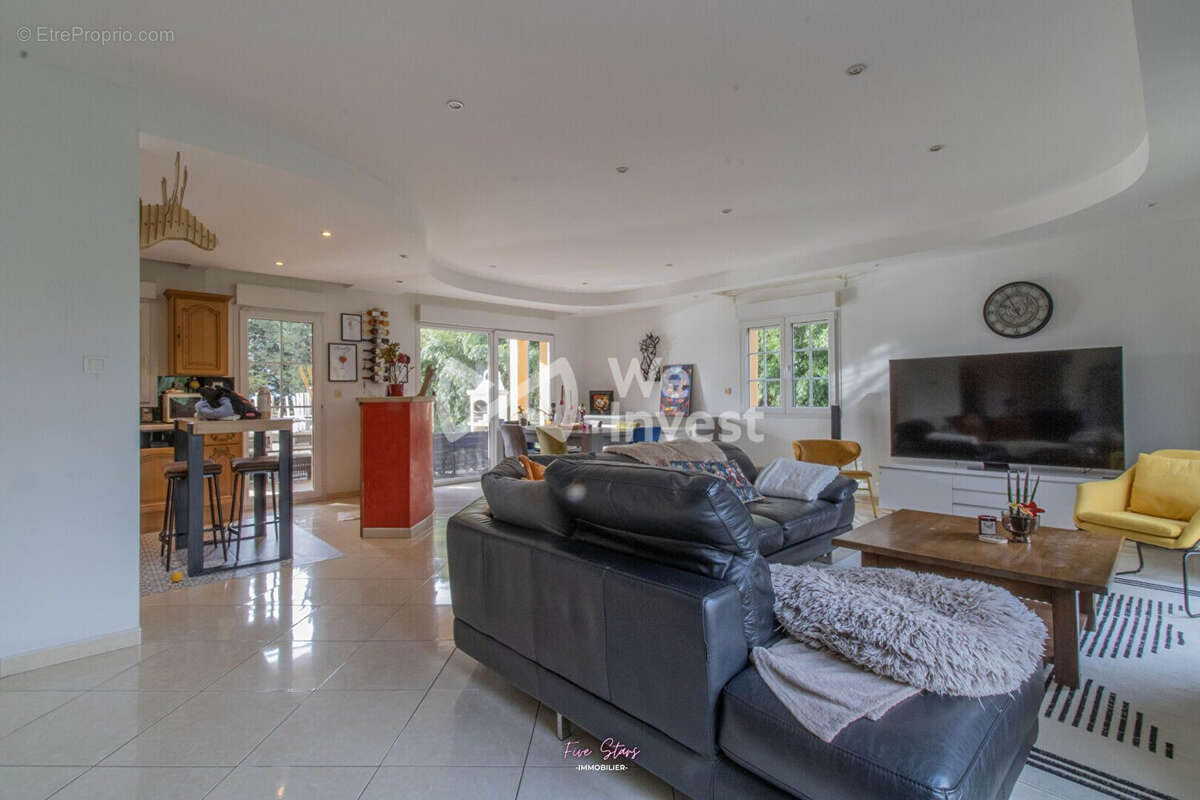 Maison 135 m² à Les Baroches  - photo 3