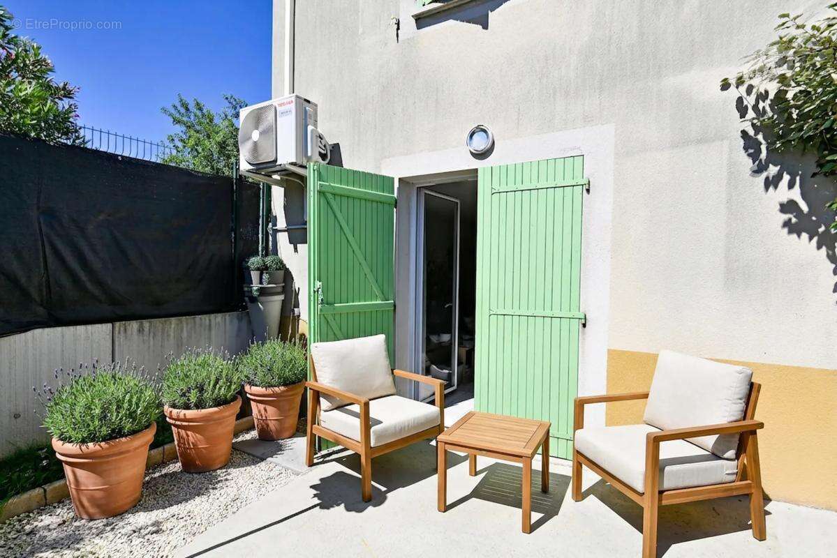 Maison à MORIERES-LES-AVIGNON