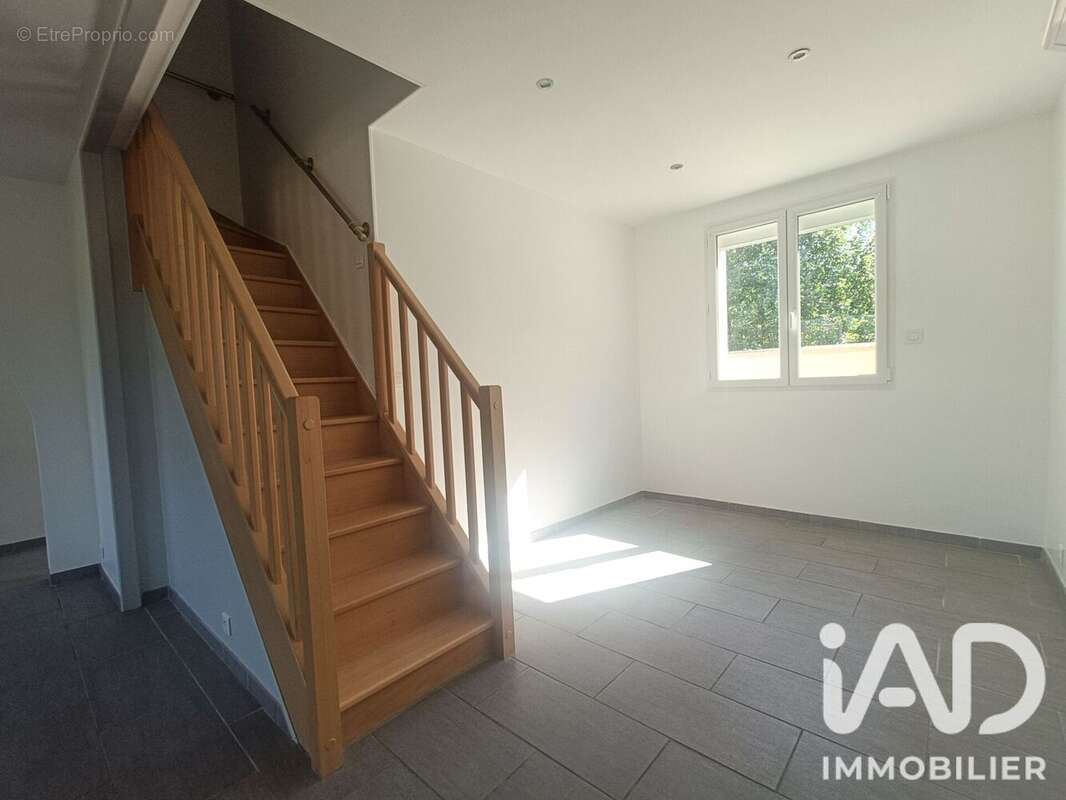 Maison 74 m² à Crouy-Sur-Ourcq  - photo 6