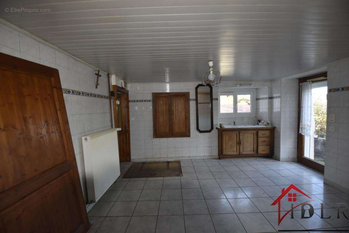 Maison à FONTAINE-LES-CLERVAL