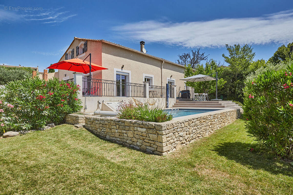 Maison à VERNEGUES
