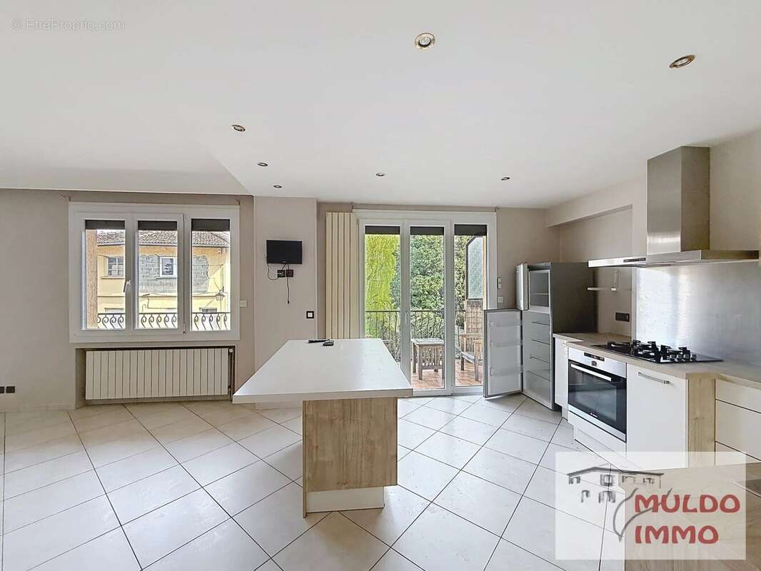 Maison à OYONNAX
