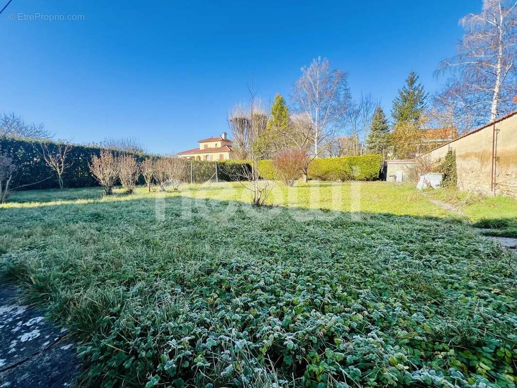 Maison à AIGUEPERSE