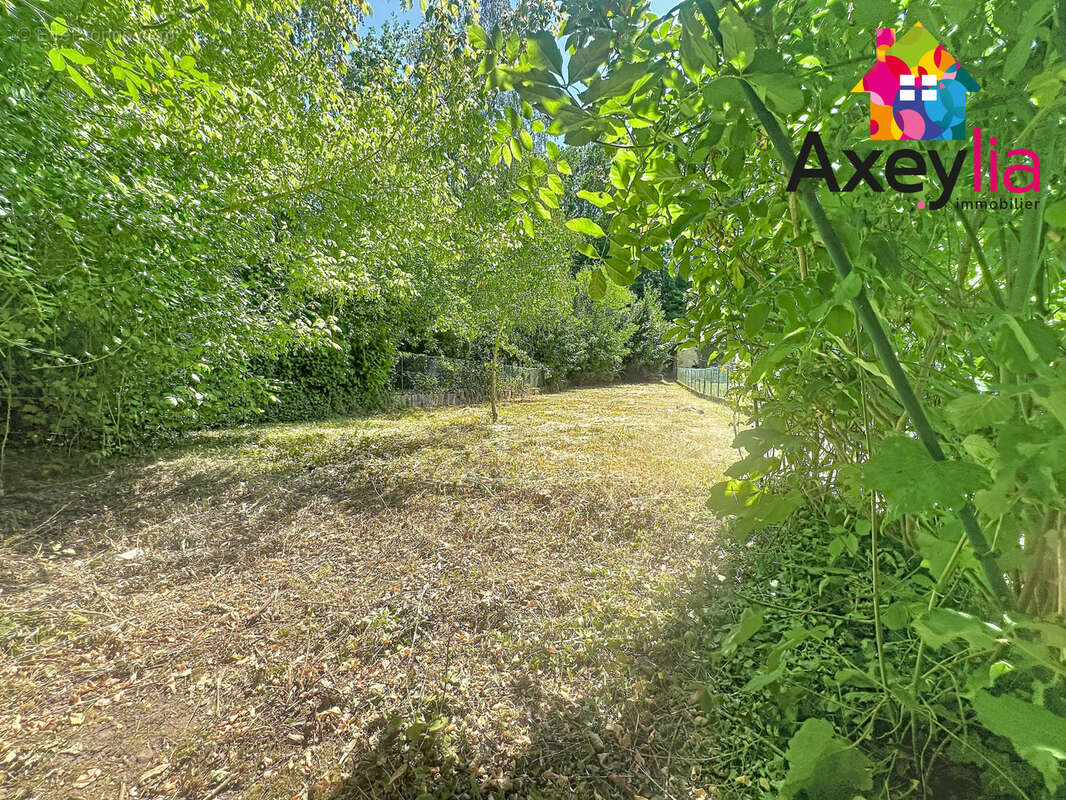 A vendre - marcigny - maison de ville  avec terrain - photo 7