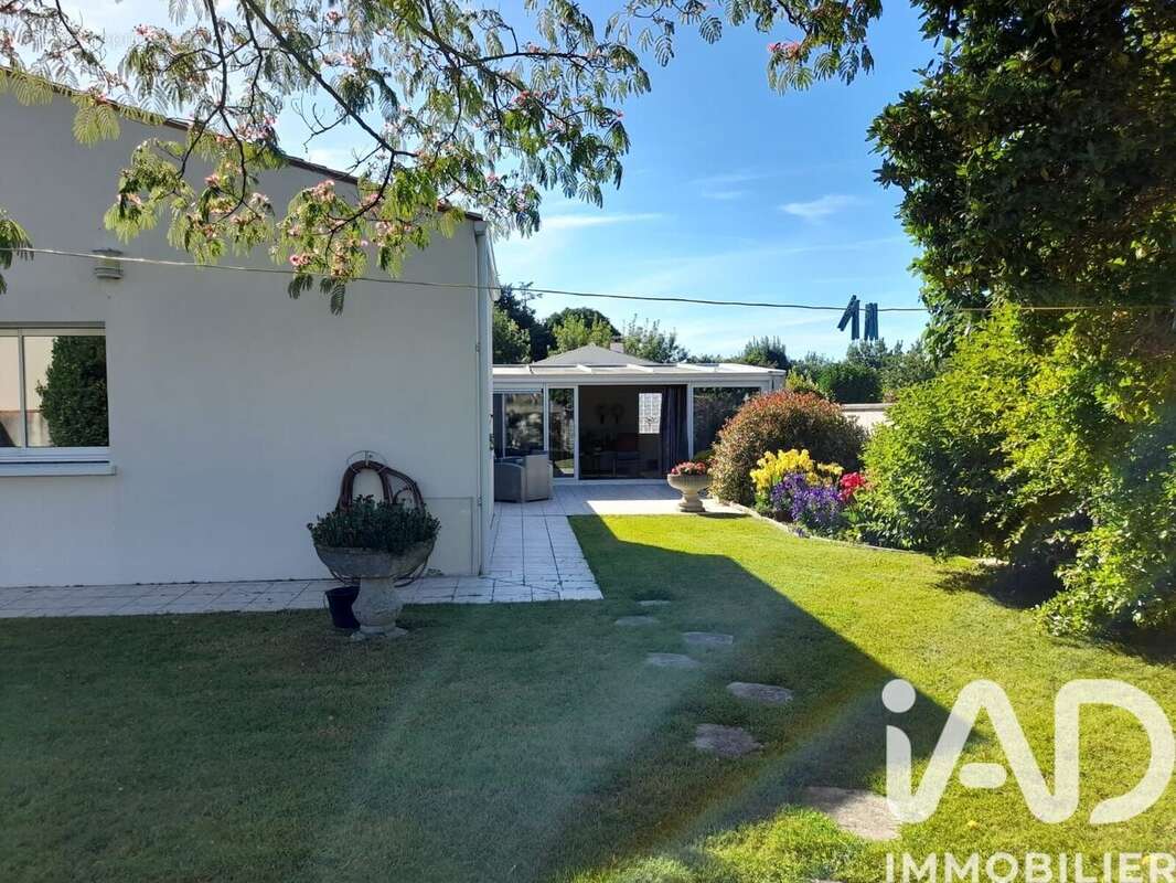 Maison 149 m² à Sainte-Soulle  - photo 4