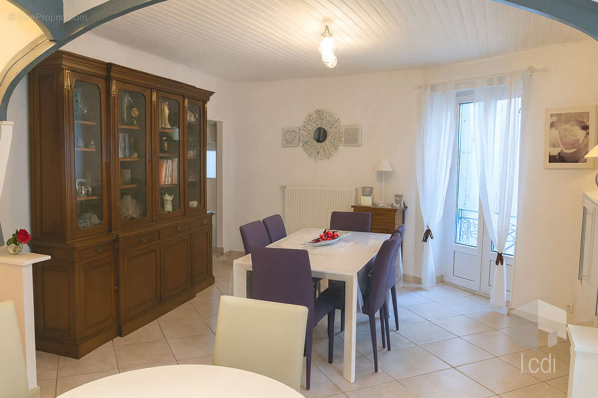 Maison à MONTELIMAR