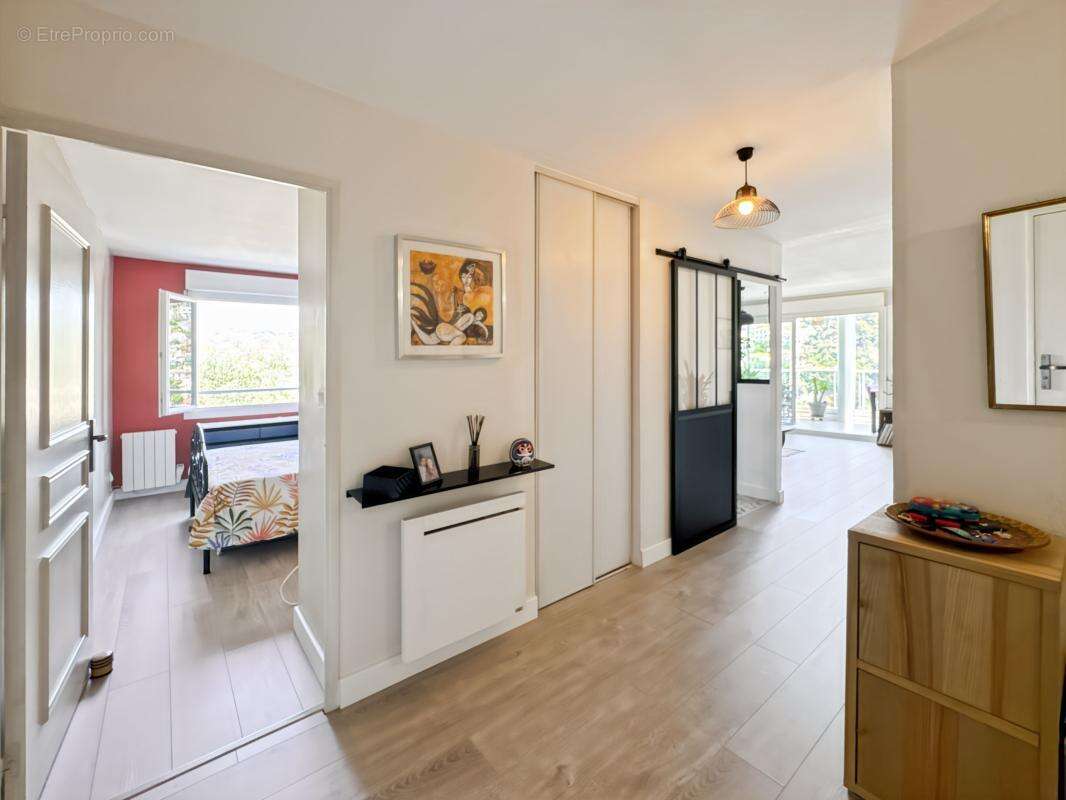 NICE Bellet Colline de Magnan 3P 68,54m² 4ème étage parfait état calme - photo 8