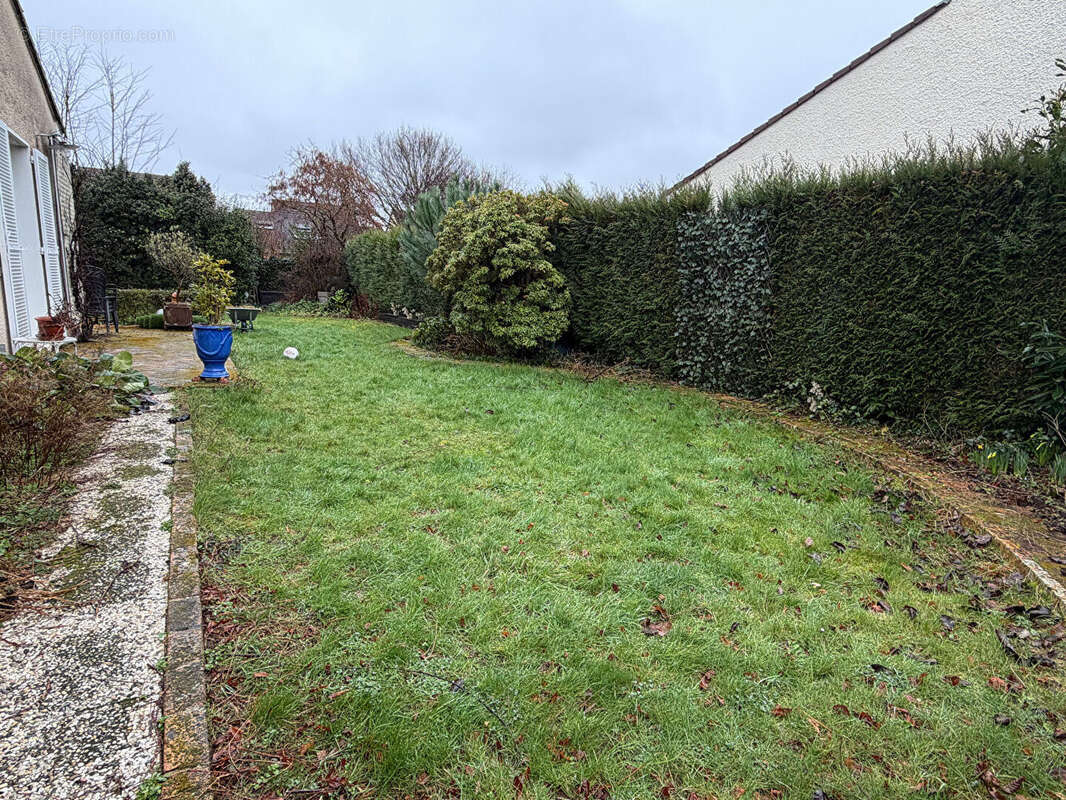 Maison à MONTIGNY-LE-BRETONNEUX