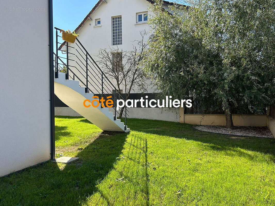 Maison à CHENNEVIERES-SUR-MARNE