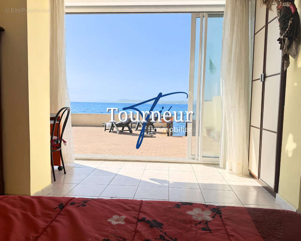 Appartement à SIX-FOURS-LES-PLAGES