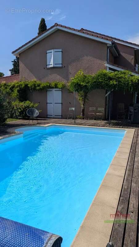 Maison à CHUZELLES