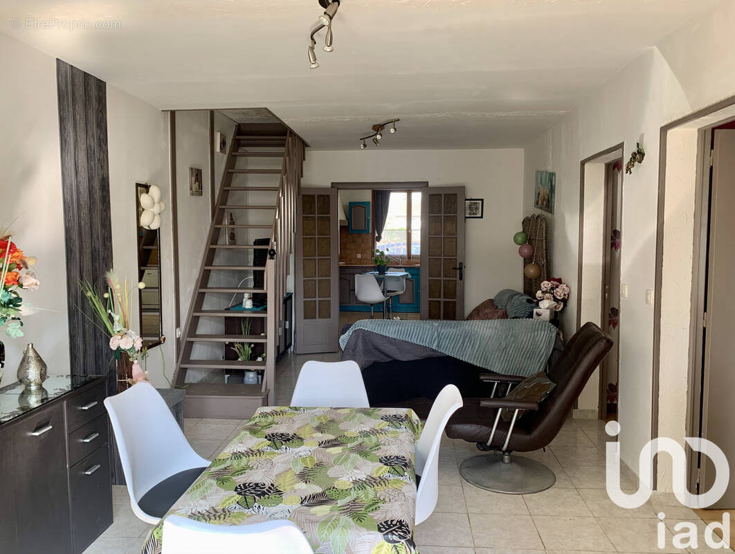 Photo 1 - Maison à ROMILLY-SUR-SEINE