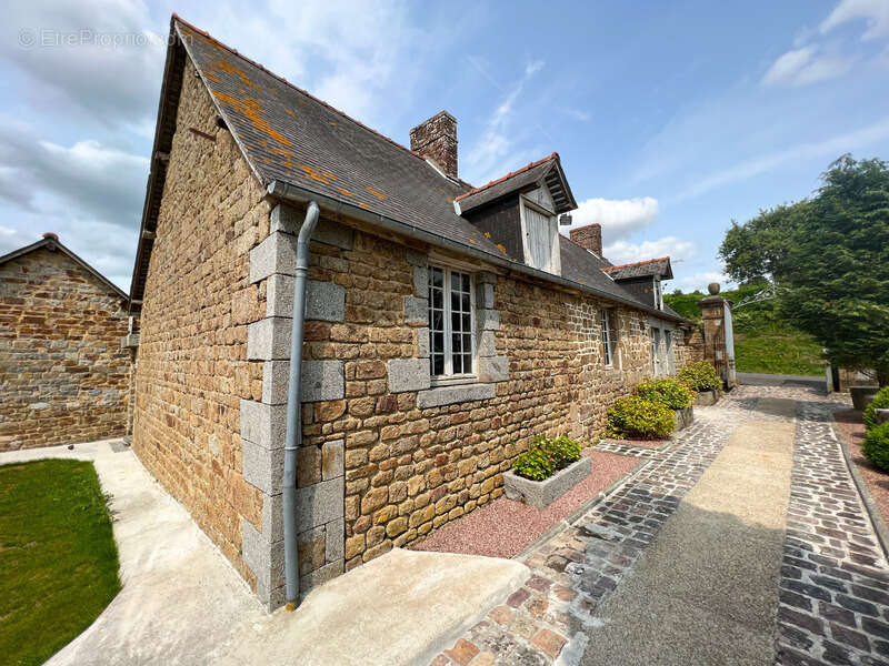 Maison à LONLAY-L'ABBAYE