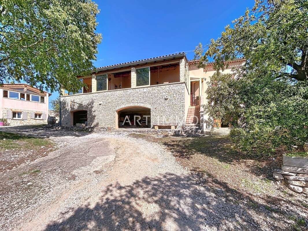 Maison à SAINT-SATURNIN-LES-APT