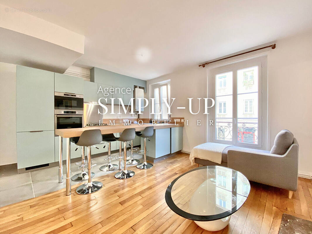 Appartement à PARIS-16E