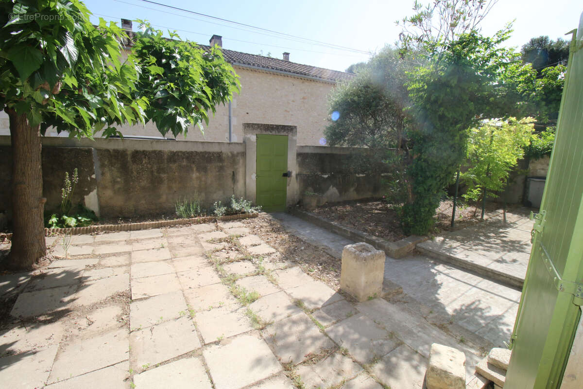 Maison à FONTVIEILLE