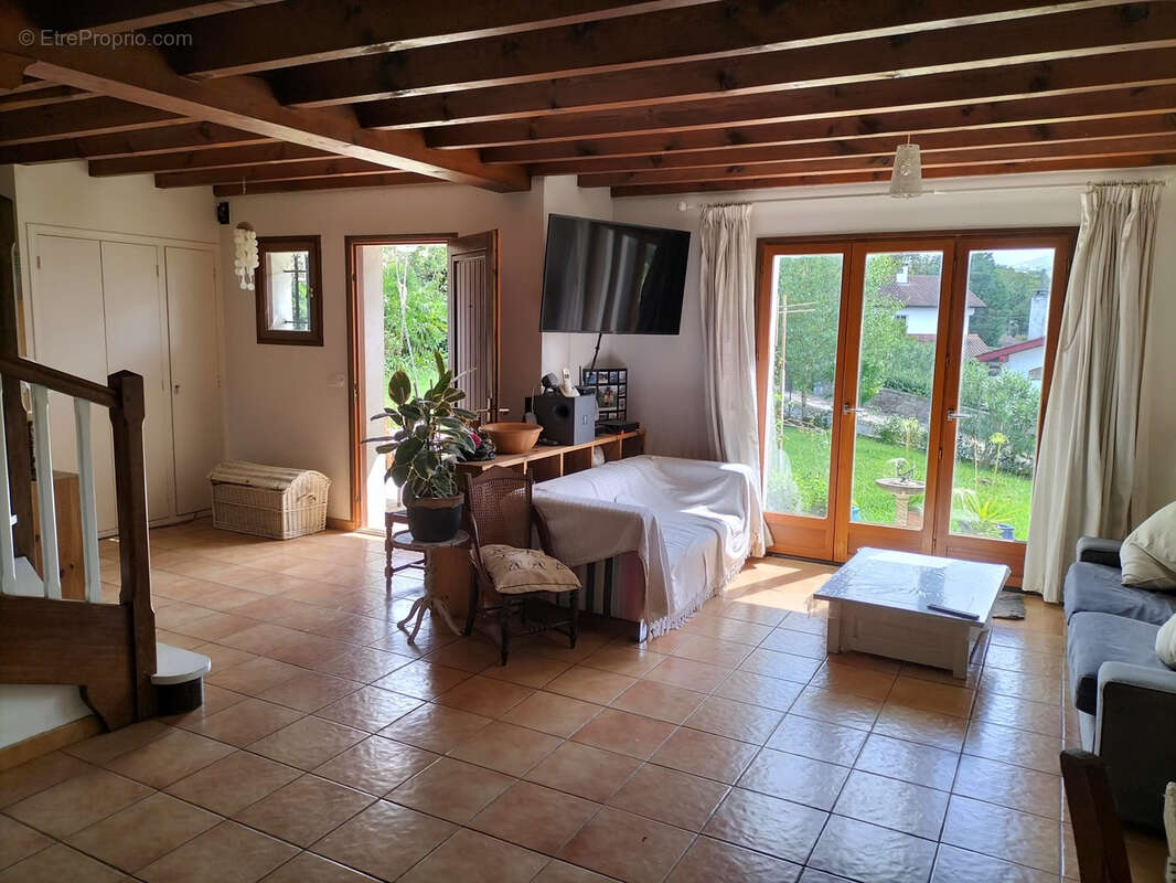 ASCAIN - Charmante maison avec vue sur les Pyrénées - 6 chambres - photo 4