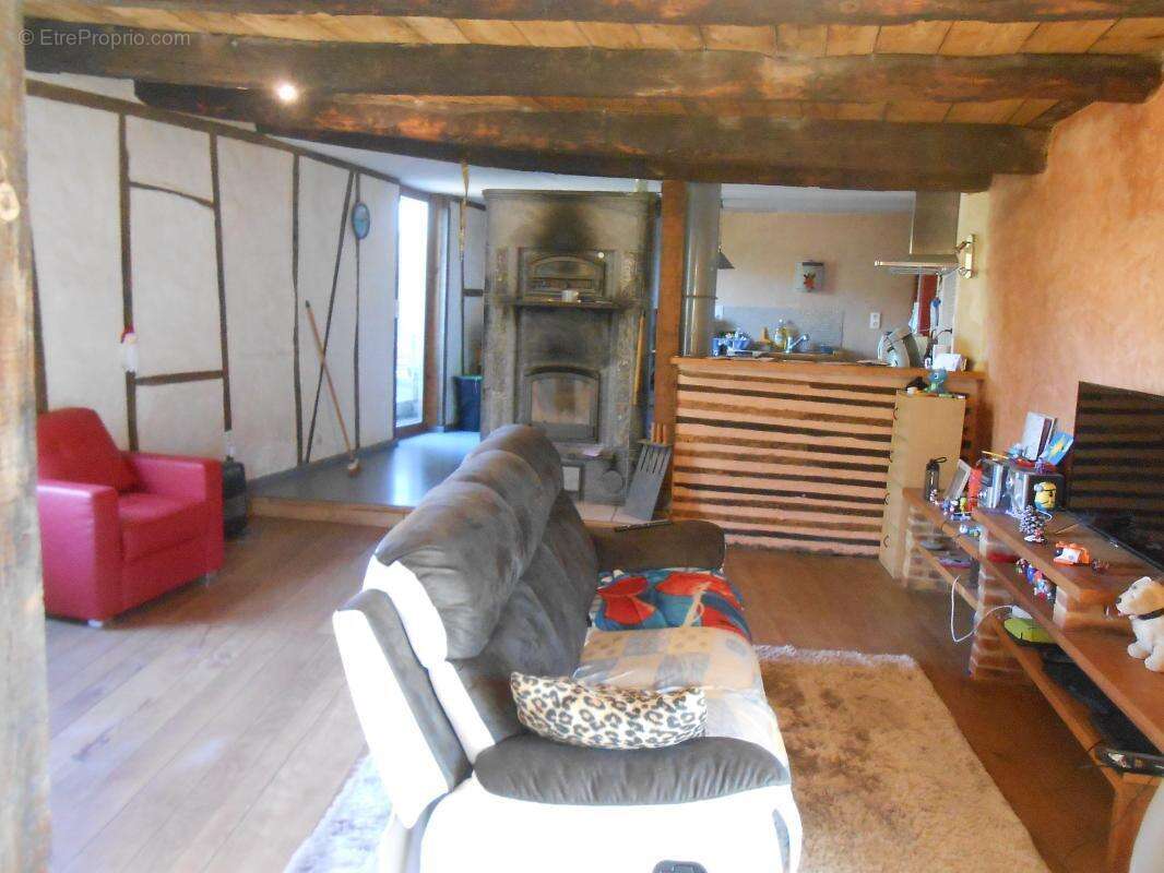 SOUS OFFRE ACCEPTEE - Maison avec Poêle de Masse Tulikivi, 2/4 chambres, jardin, caves - photo 2