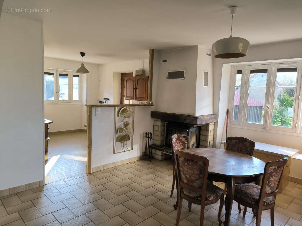 Maison à CERVON