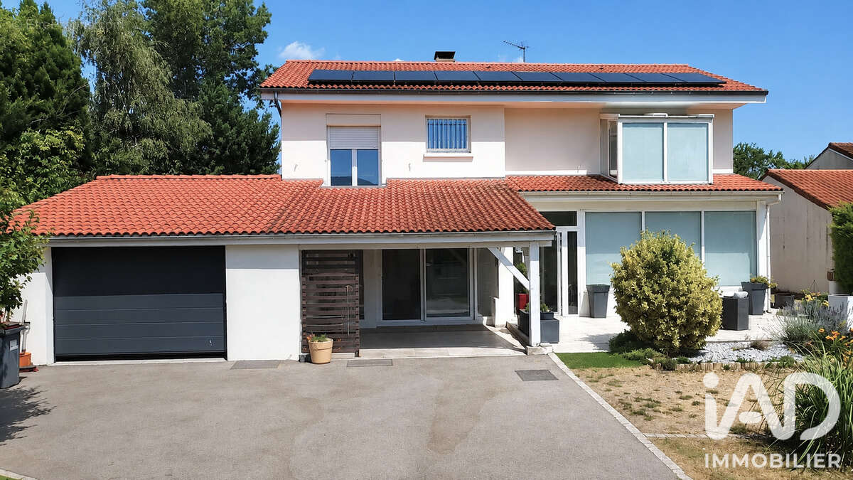 Maison 225 m² à La Sauvetat  - photo 3