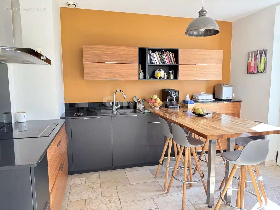 Maison à MONTELIMAR