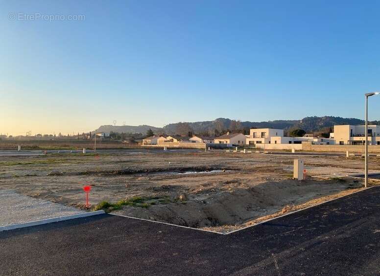 Terrain à BAGNOLS-SUR-CEZE