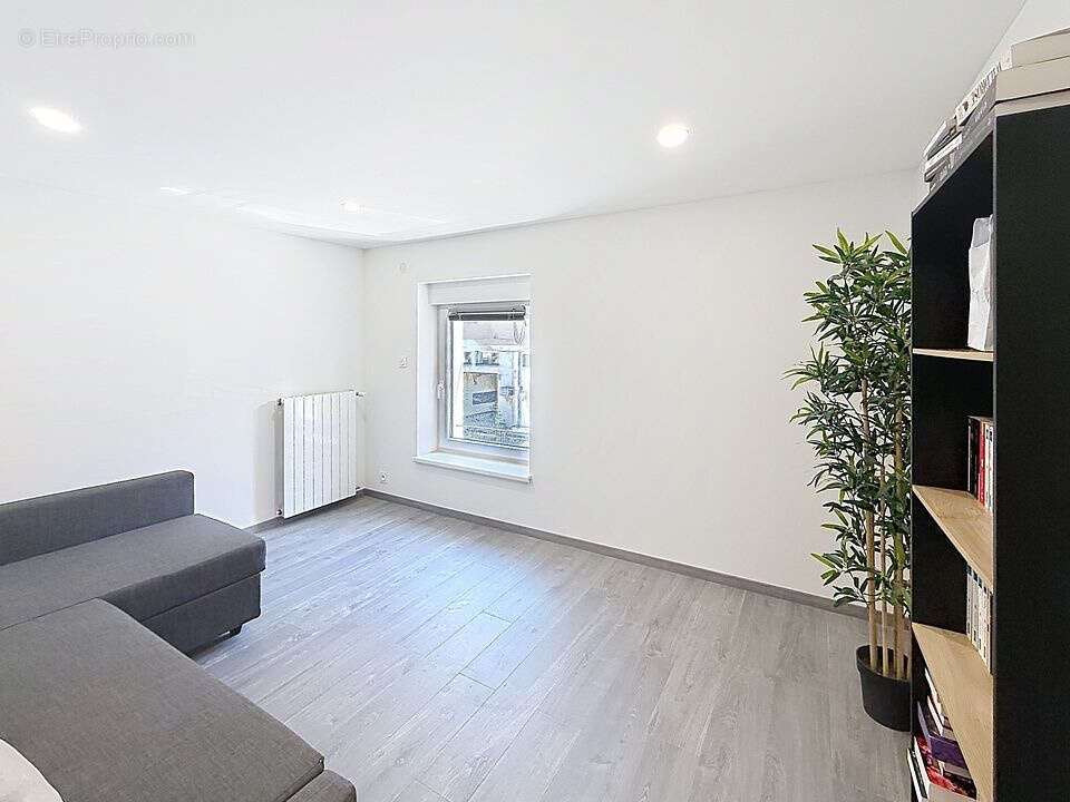 Maison à NEUFCHEF